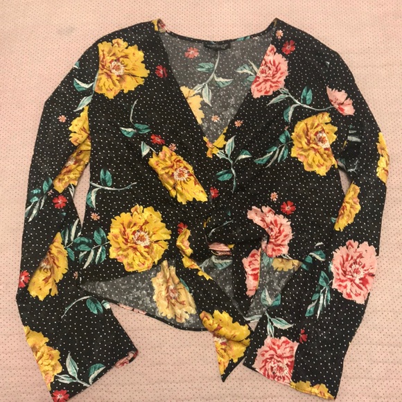 Topshop Tops - Black floral Topshop shirt Topshop Tops - Black floral Topshop shirt